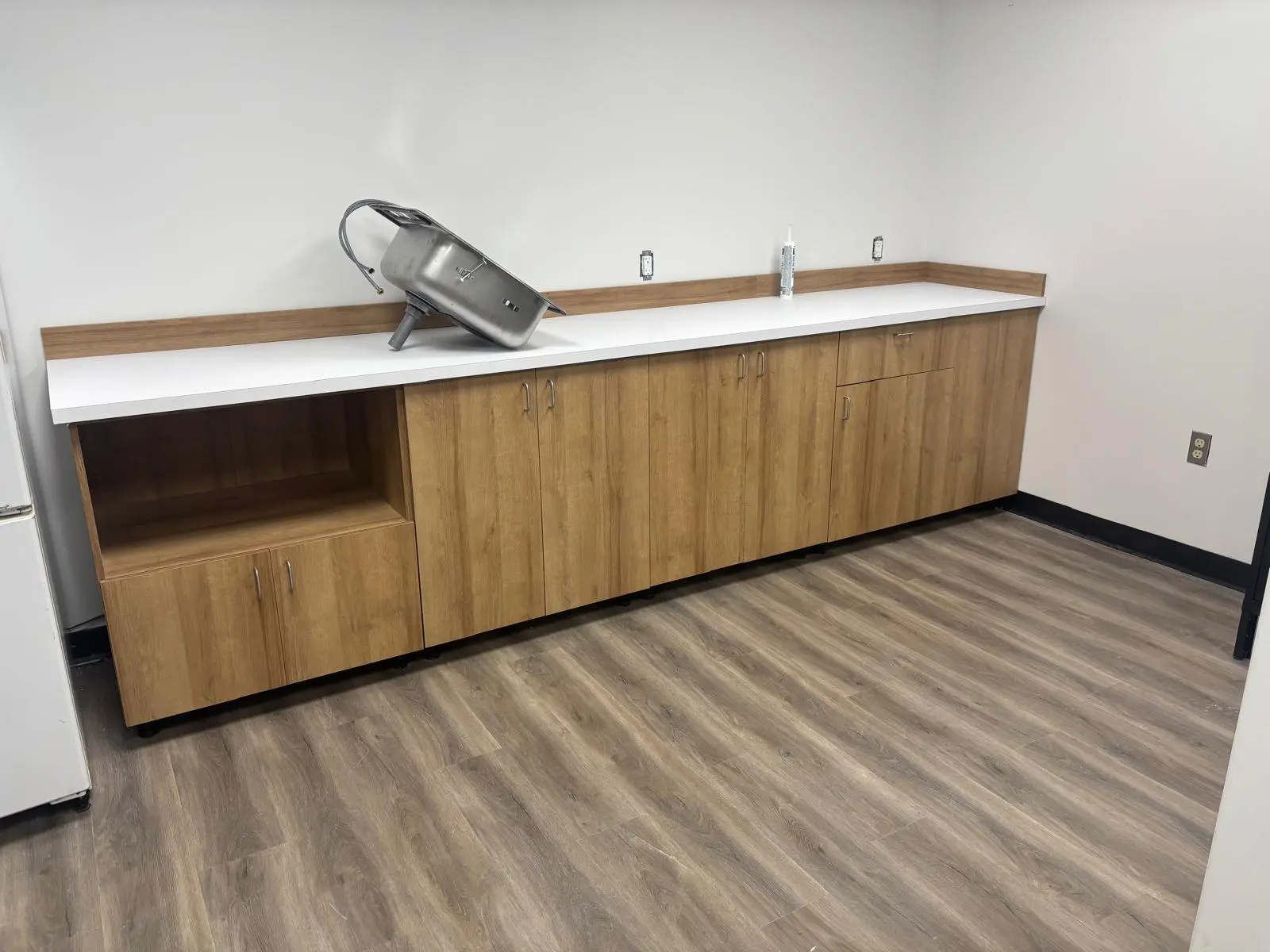 Countertop & Cabinet Installation